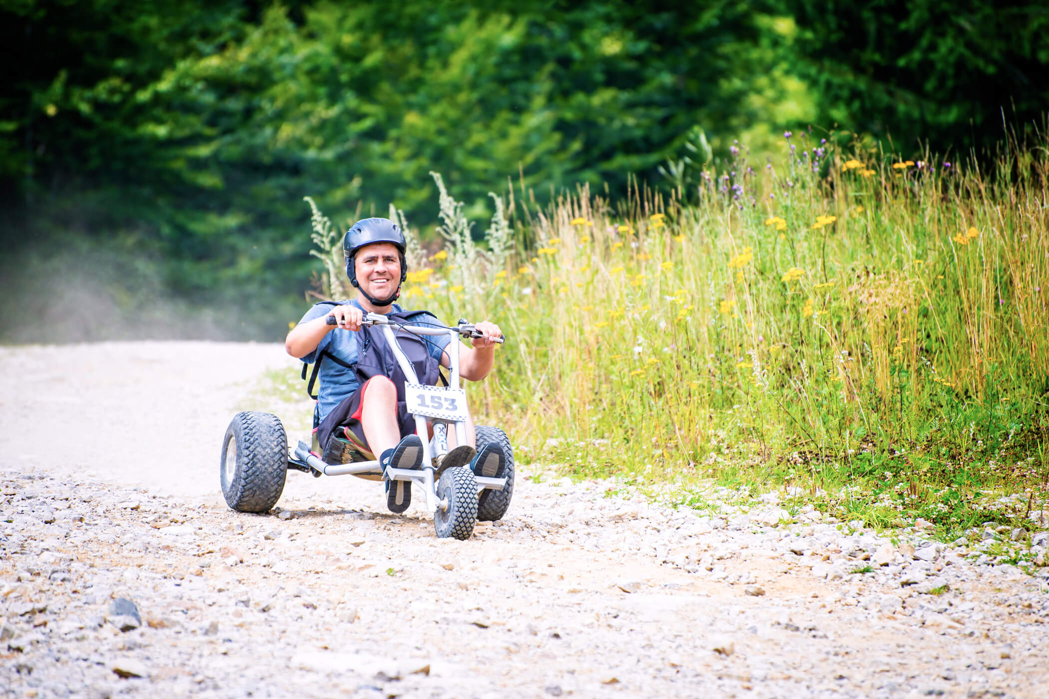 Mit Mountaincarts ins Tal düsen